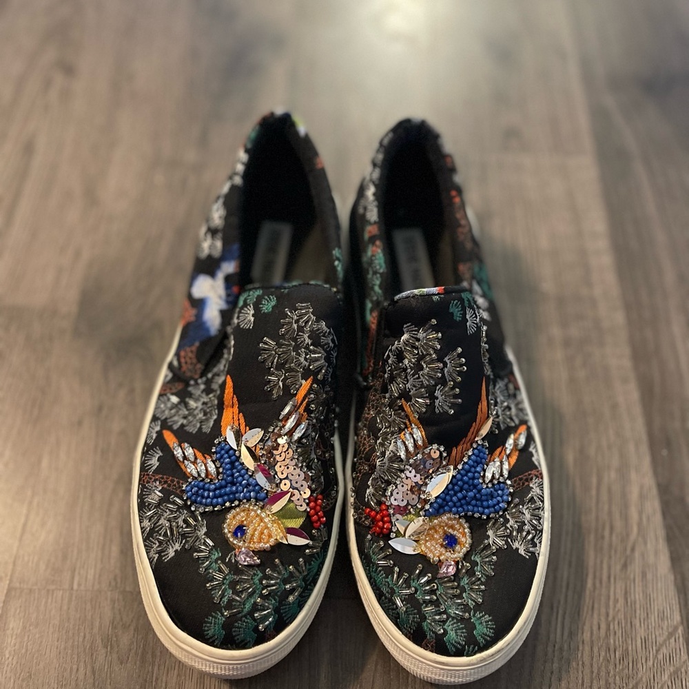 Unique Steve Madden embellished beaded detail slip-ons